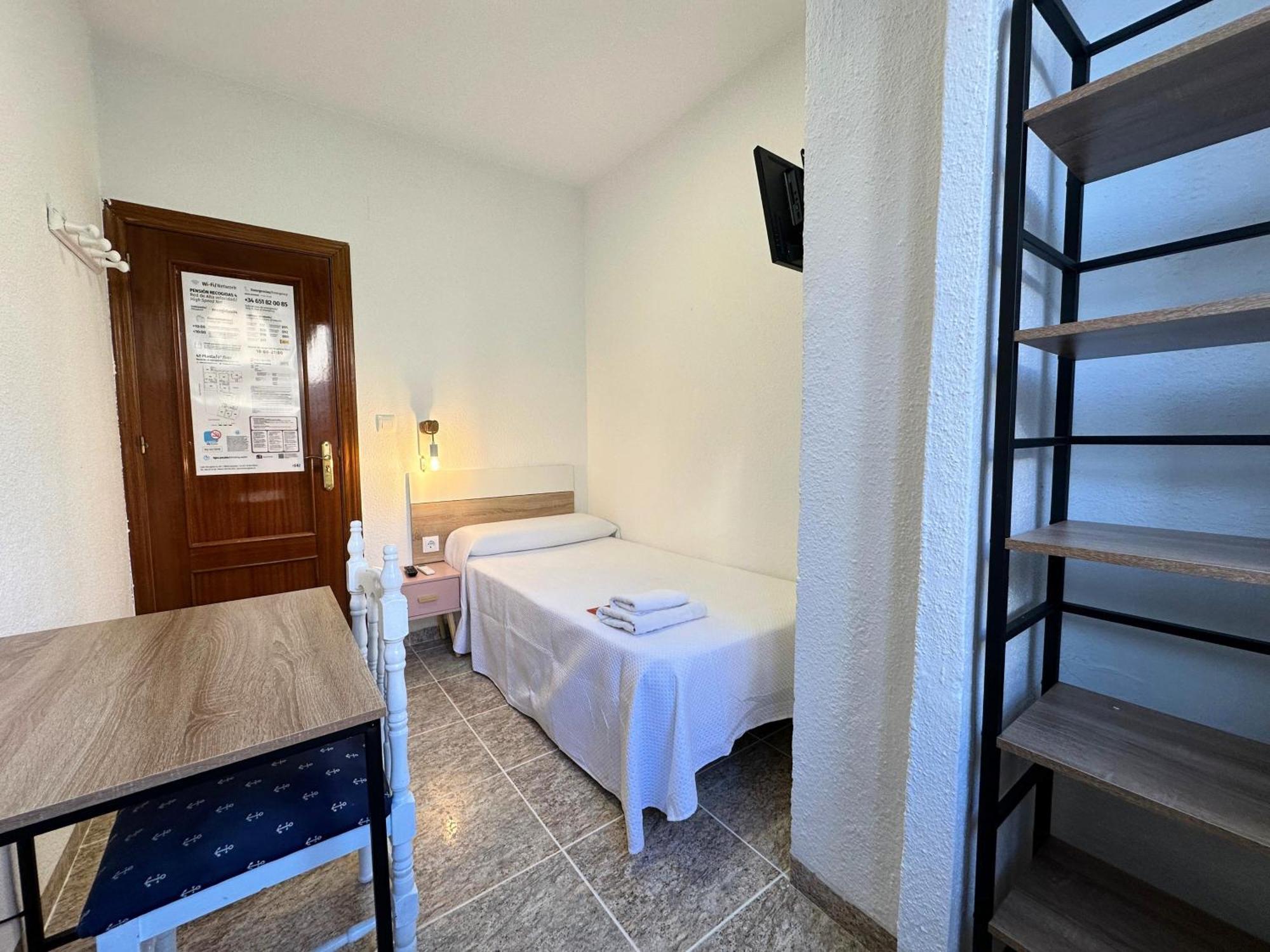 Pension Recogidas Granada Exterior photo